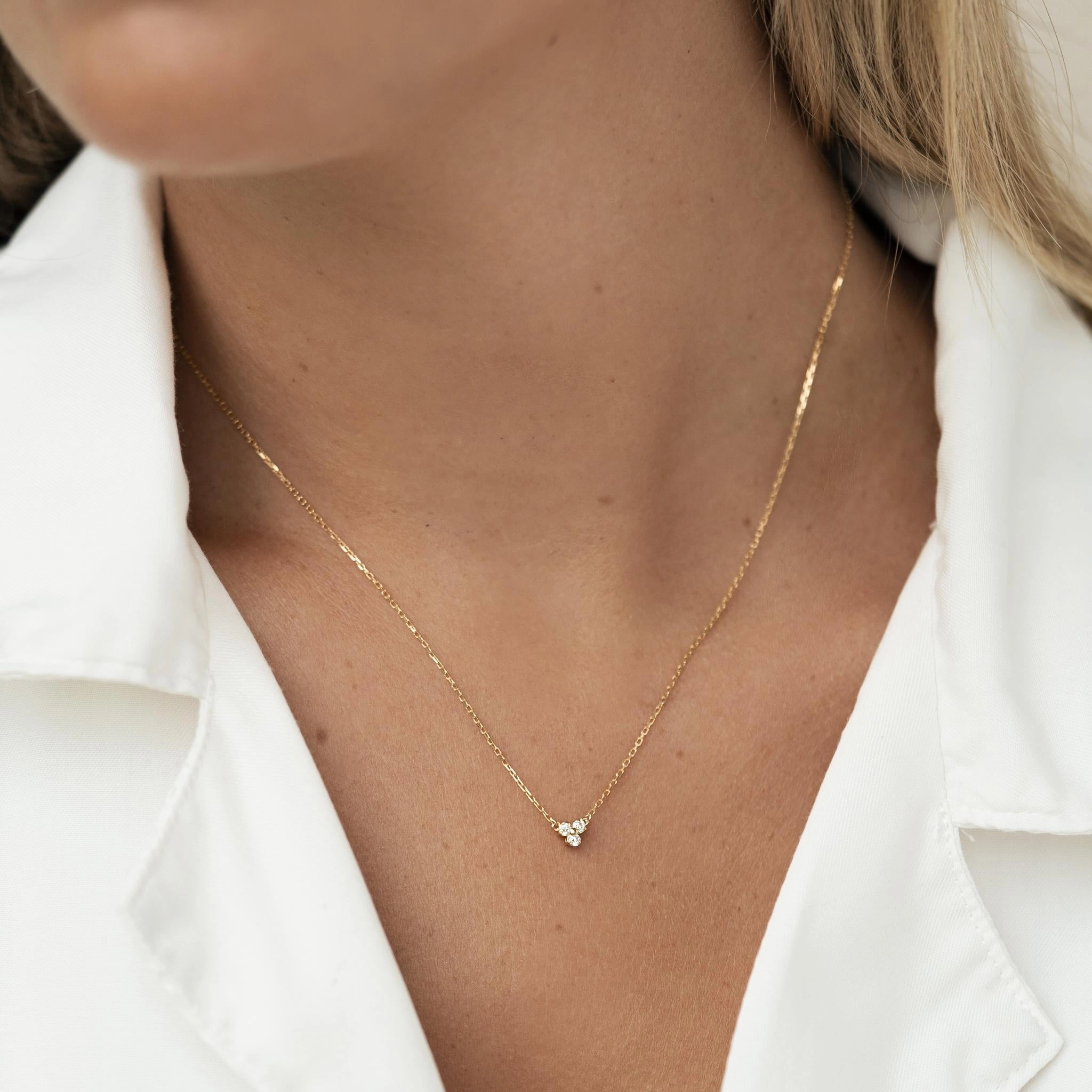 Luxe For Less Modern Sparkle Trillium Necklace