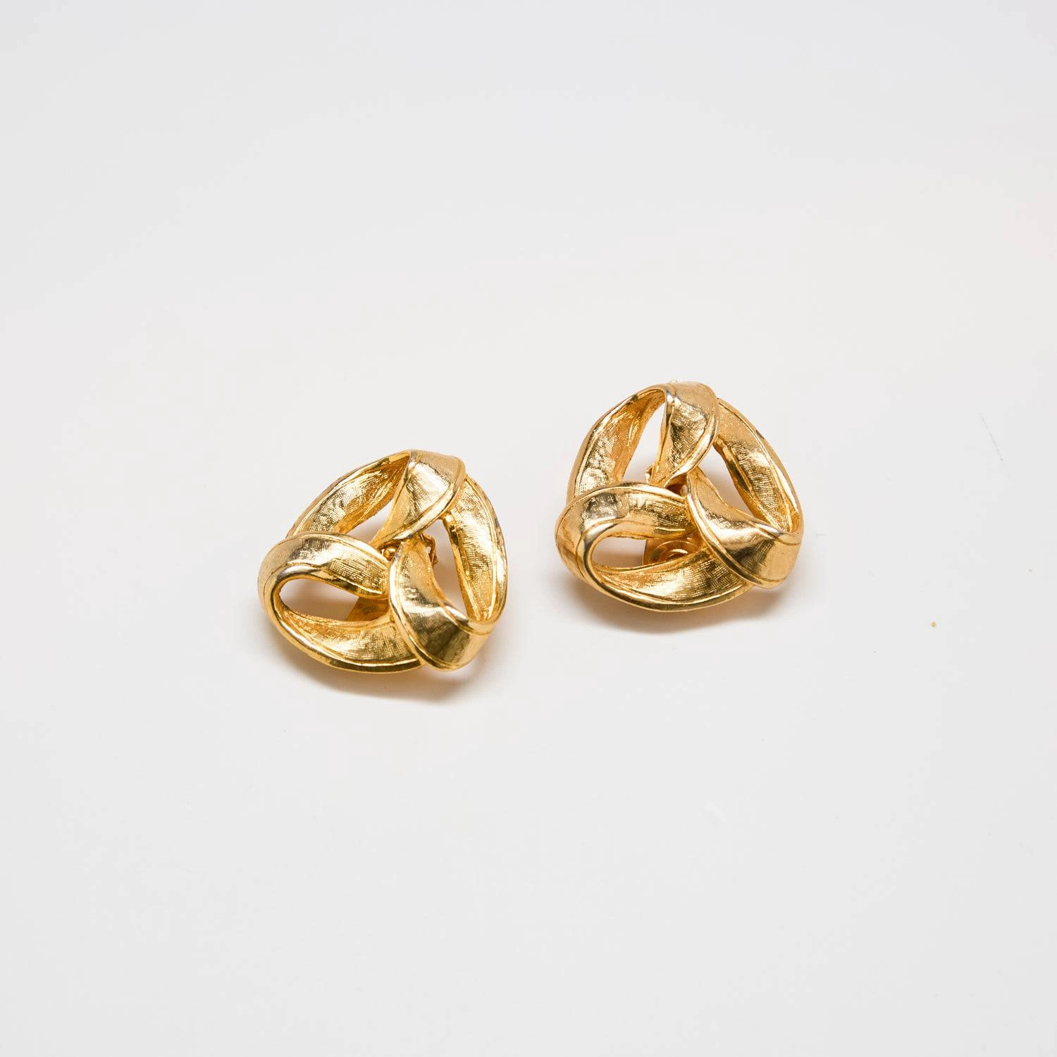 Simple Elegance Vintage Trinity Knot Ribbon Earrings
