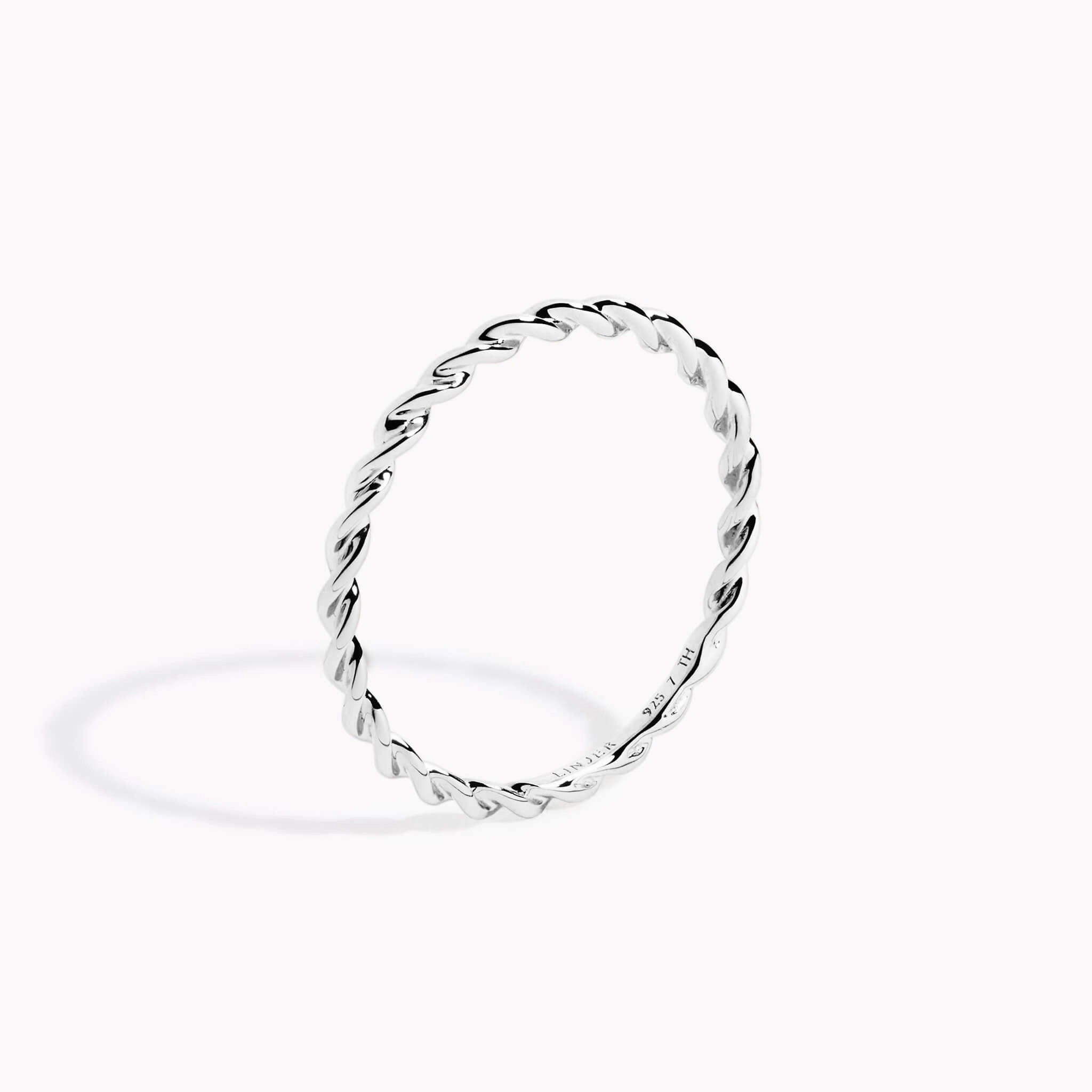 Twist Ring Silver - Dagmar Handmade pieces Graceful Form