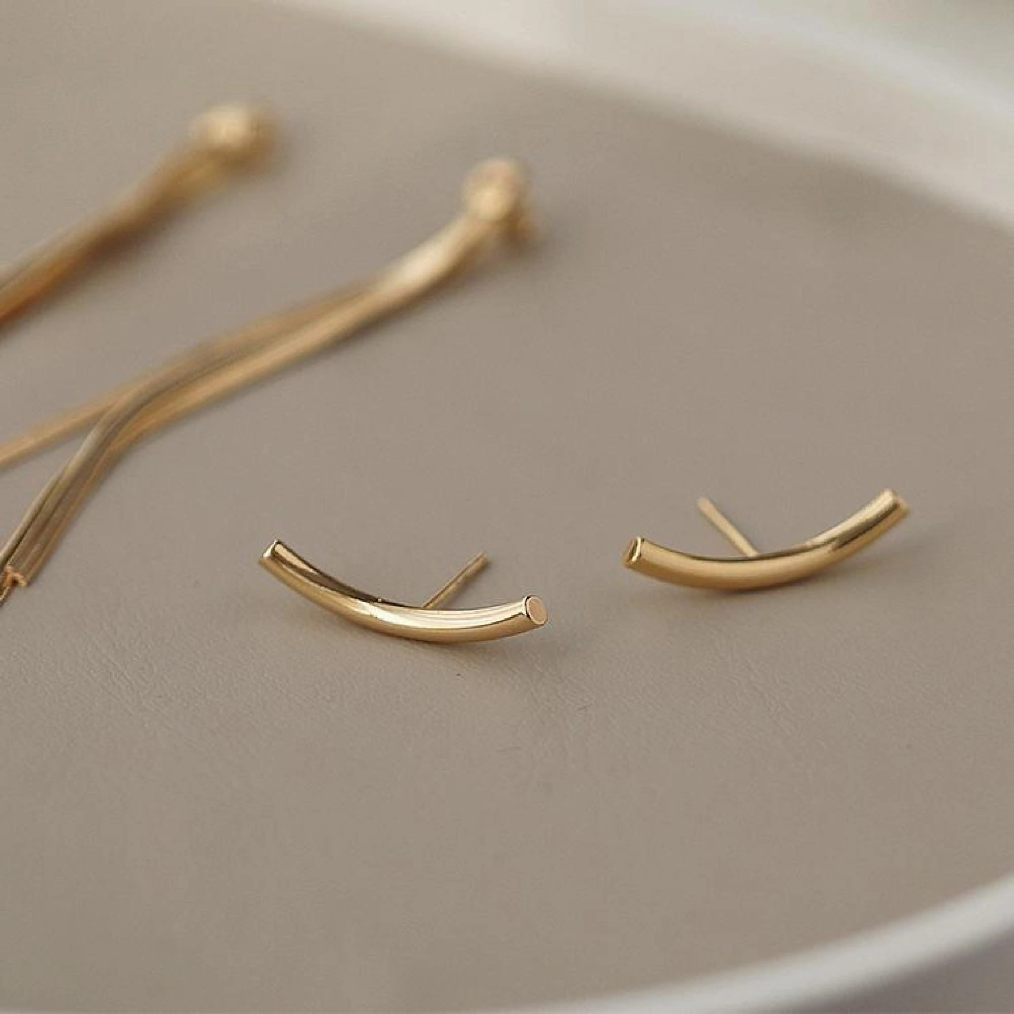 Gold Bar Herringbone Long Thread Earrings Beauty Element