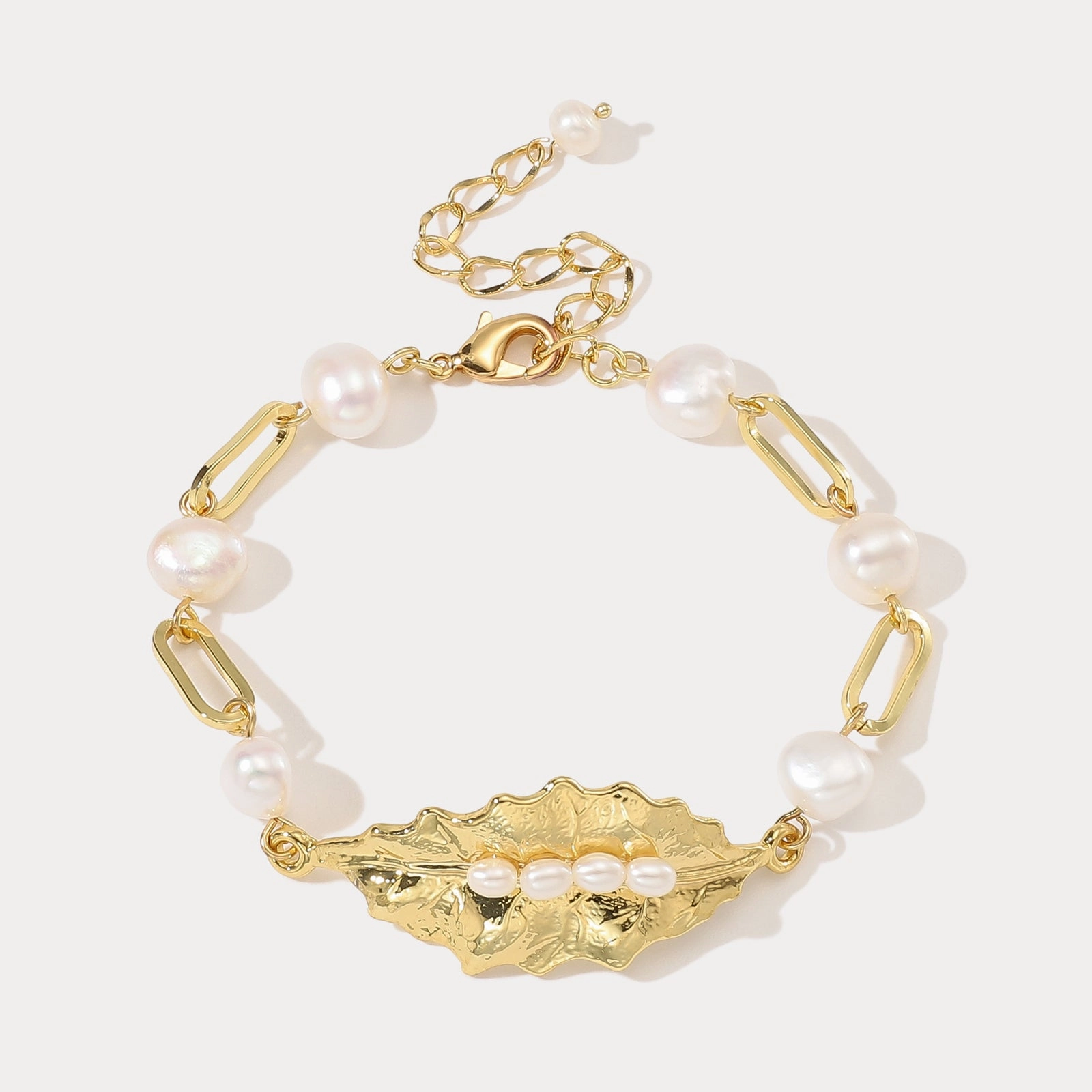 Fresh Mood Comfortable Fit Holly Leaf Pearl Bracelet