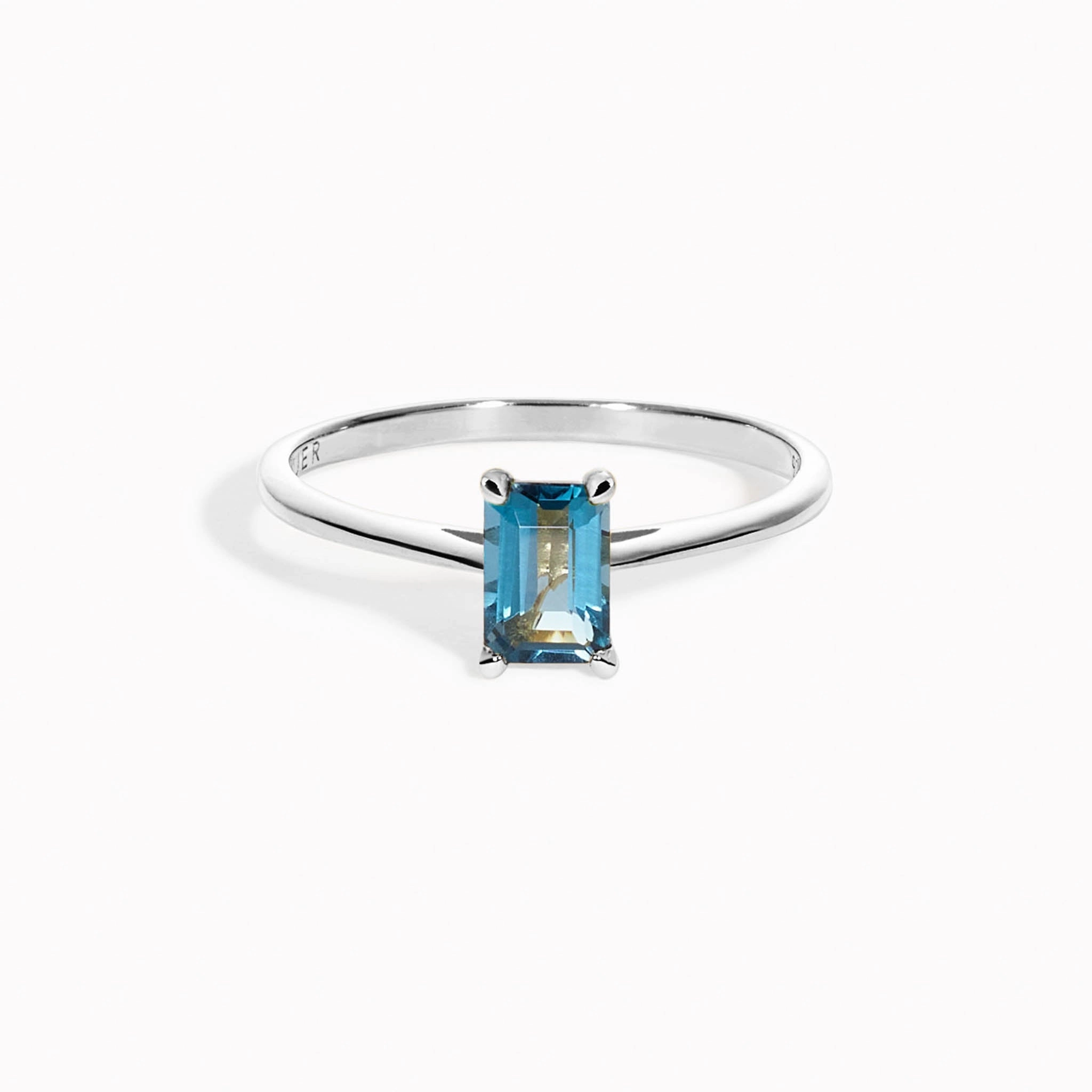 Baguette Ring London Blue Topaz Silver - Charlotte Trendy Edge Cozy Glow