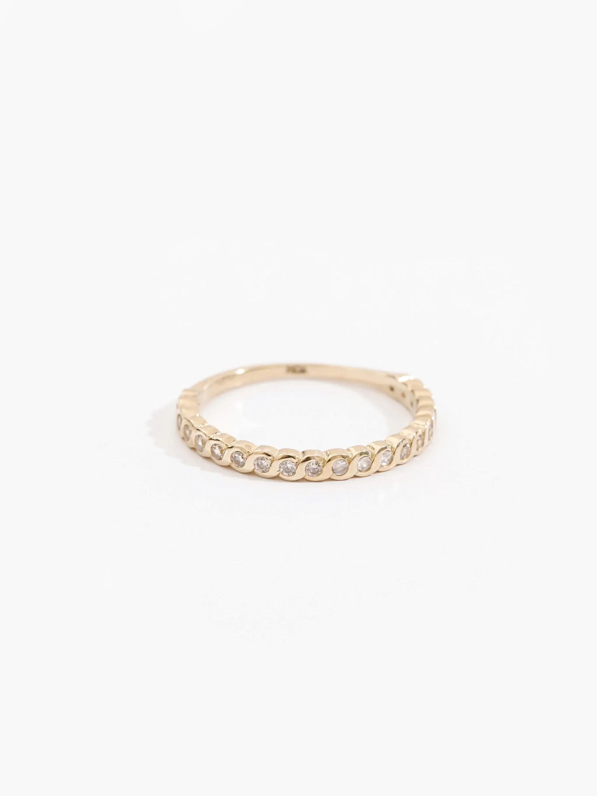 Modern Twist Graceful Sparkle Calin Ring