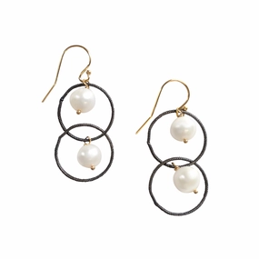 Double twisted hoop earrings Delicate appearance