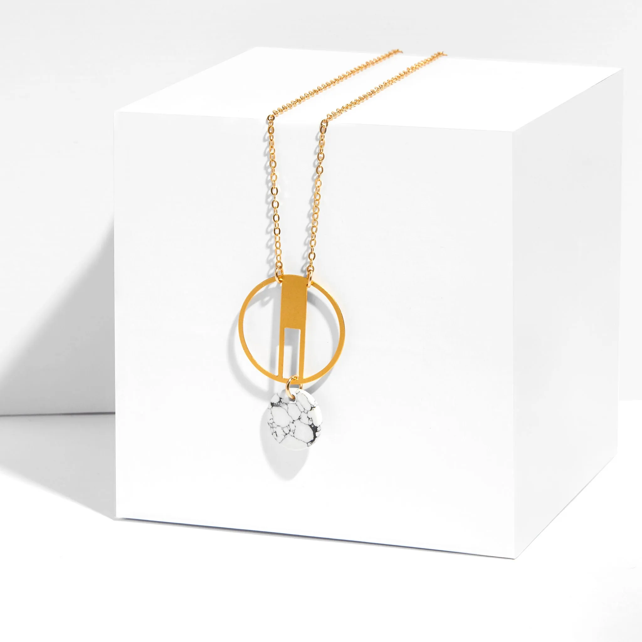 Charming Accent Juno - Round Necklace with White Howlite