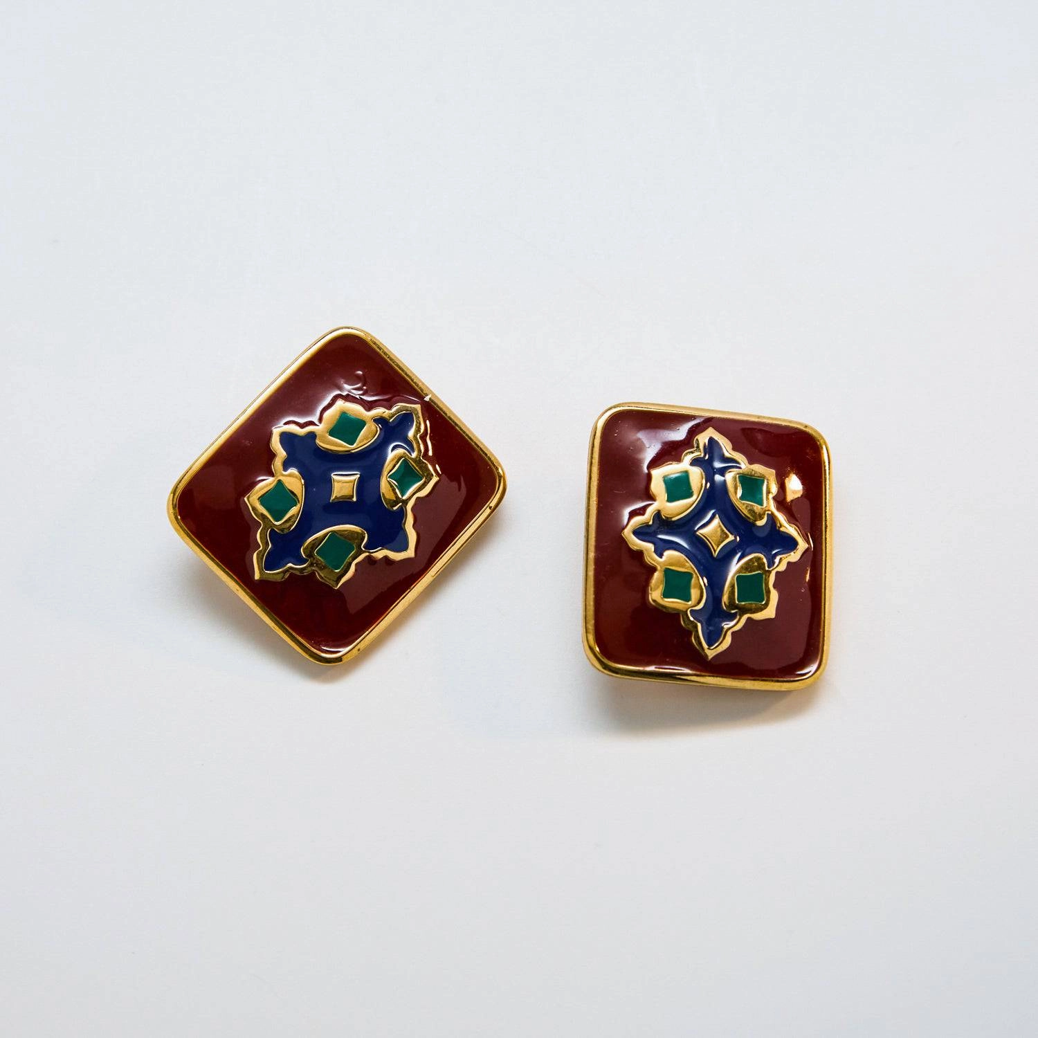 Dazzling Piece Vintage Enamel Crest Earrings