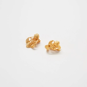 Sparkling Accent Vintage Gold Scalloped Clip-on Earrings