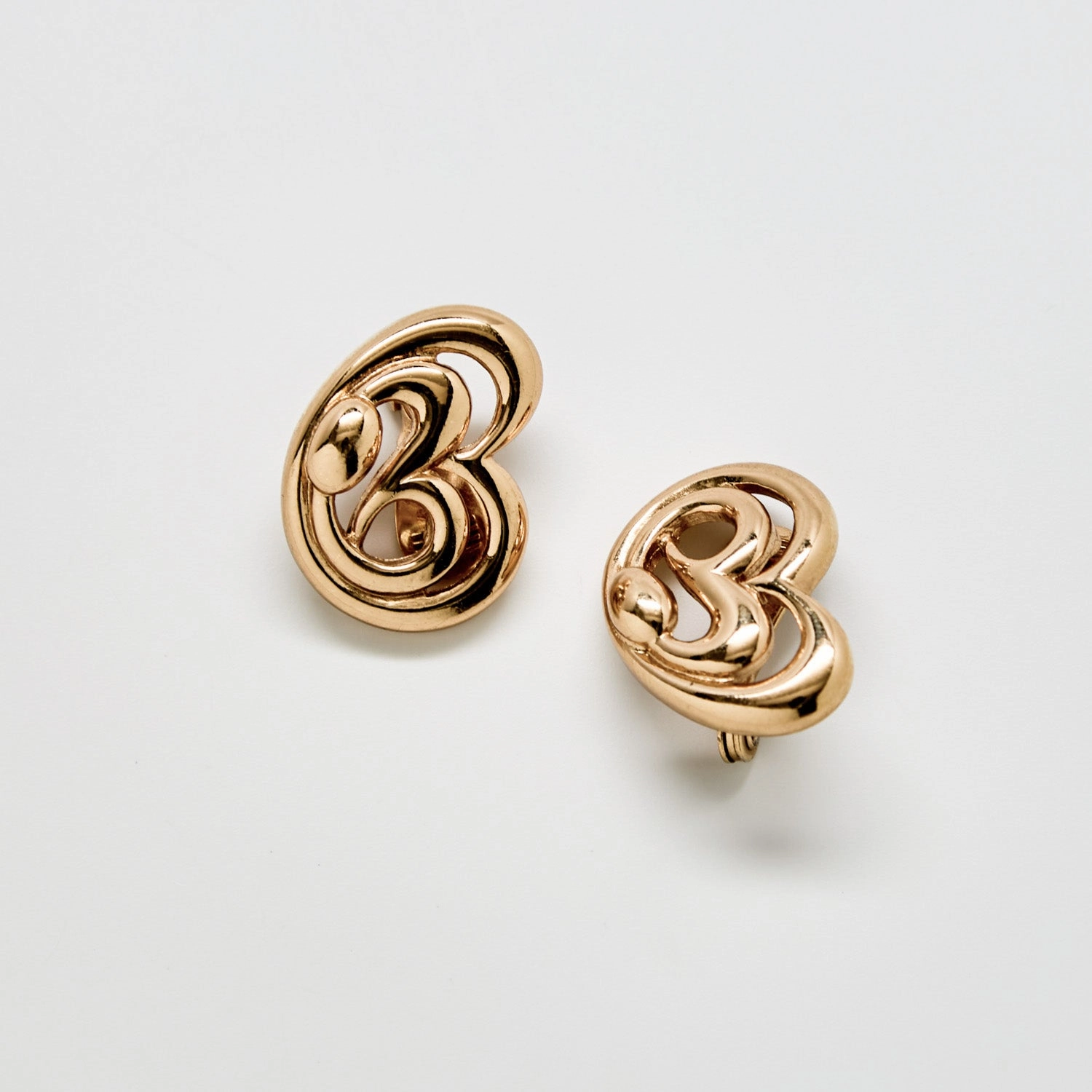 Breezy Style Signature Form Vintage Monet Abstract Gold Clip-On Earrings
