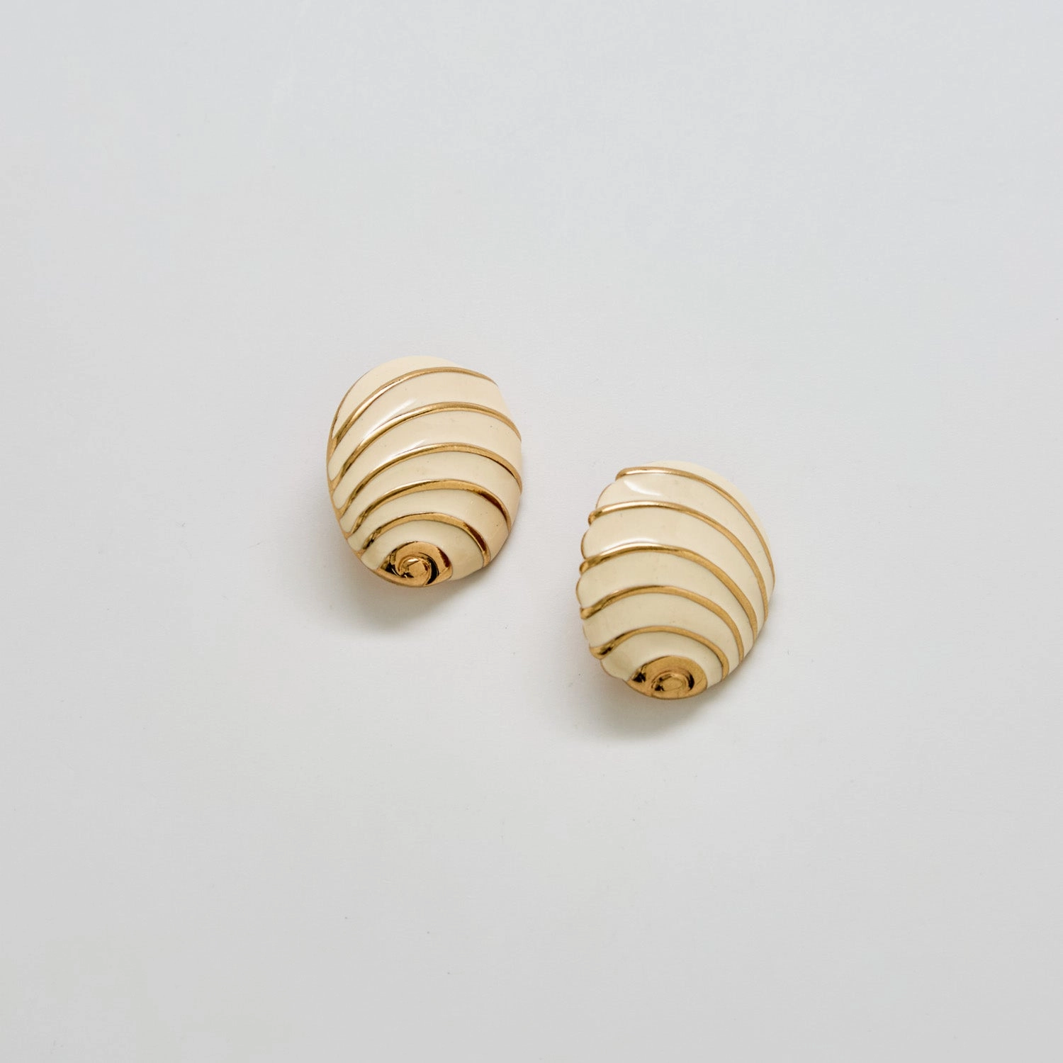 Timeless Feature Evergreen style Vintage Napier Swirl Cream & Gold Earrings