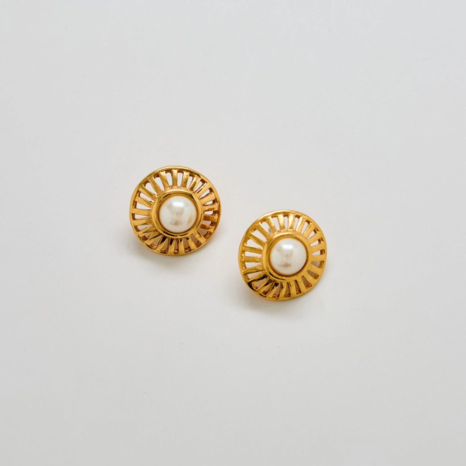 Glow Finish Vintage Pearl Sunburst Earrings