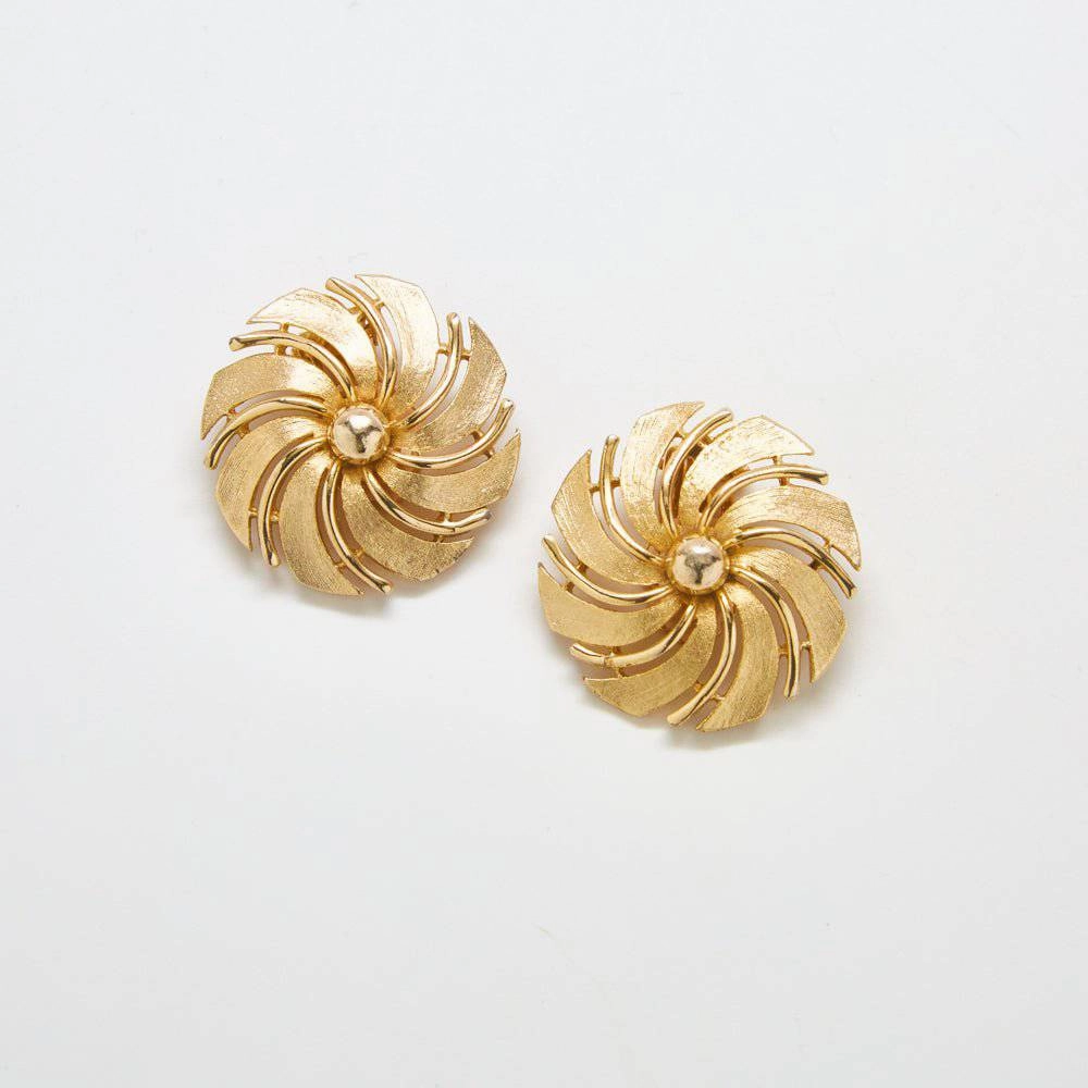 Refined Quality Vintage Sarah Coventry Gold Flower Earrings