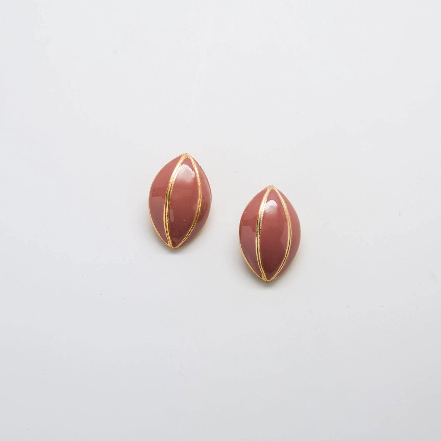 Glittering Craft Vibrant Shine Look Vintage Tulip Earrings